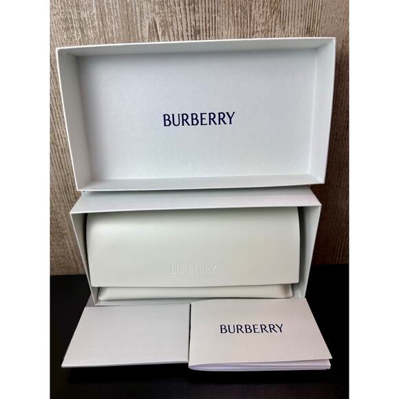 Brand new Burberry BE4411D 3807 Beige Square Sunglasses - Picture 5 of 11